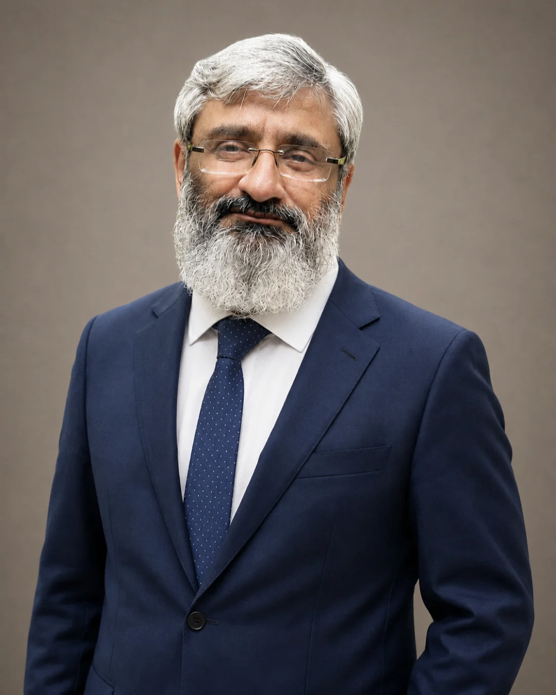 Portrait of Professor Yasin Kamran, Head of Client Relations and Business Development Department at Delloweb International